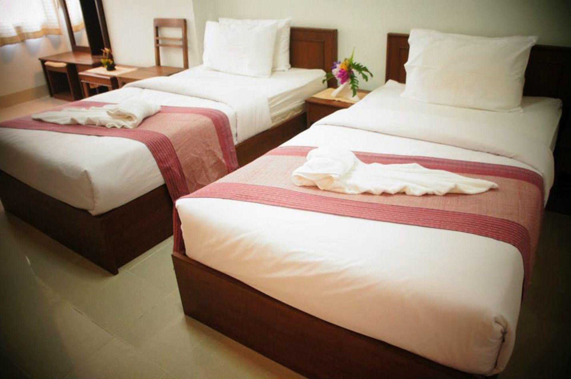 Vipa House Hotel Chiang Mai Exterior photo